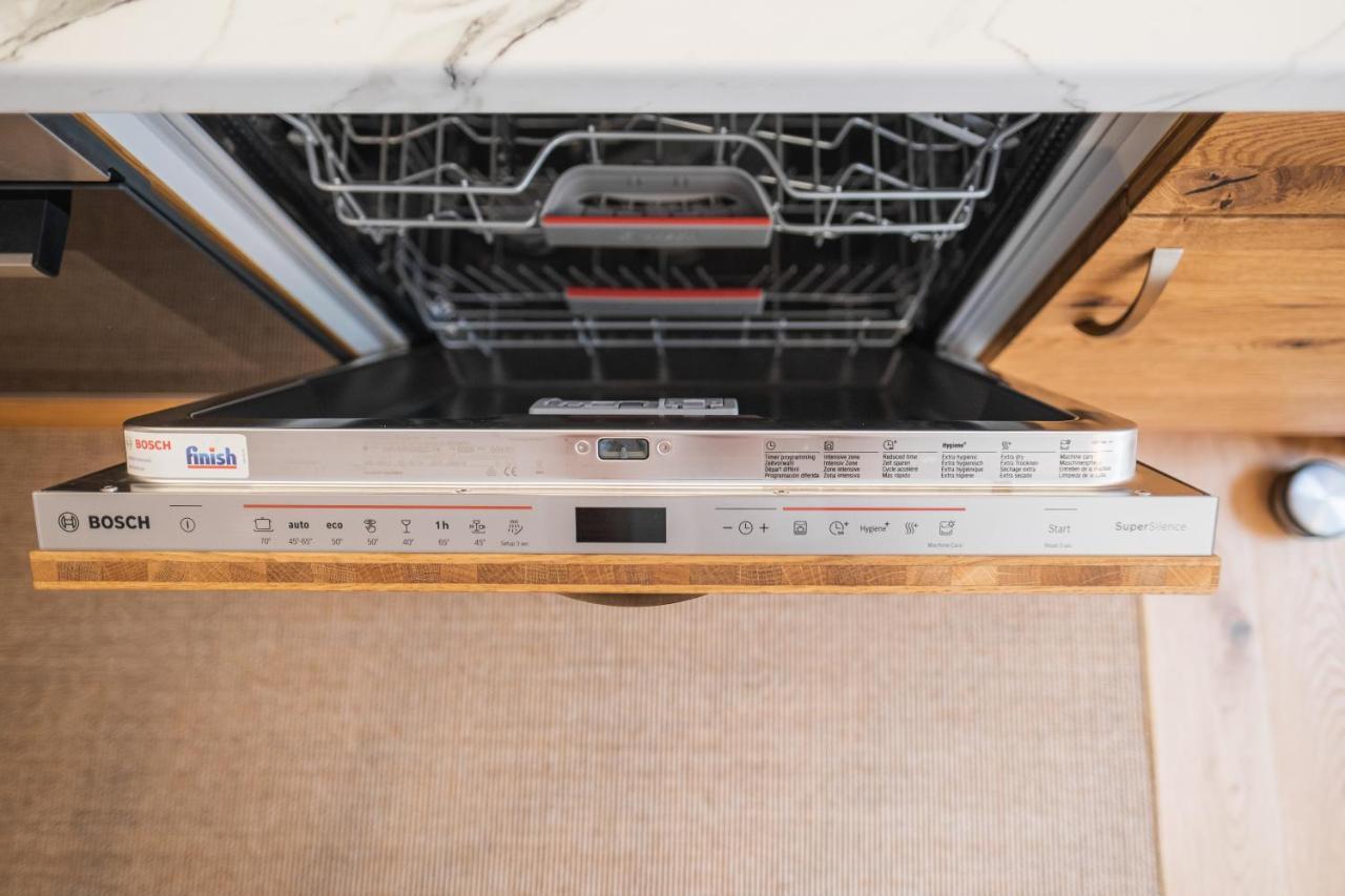 Gehobenes Ambiente In Historischer Wohnung Walting Luaran gambar