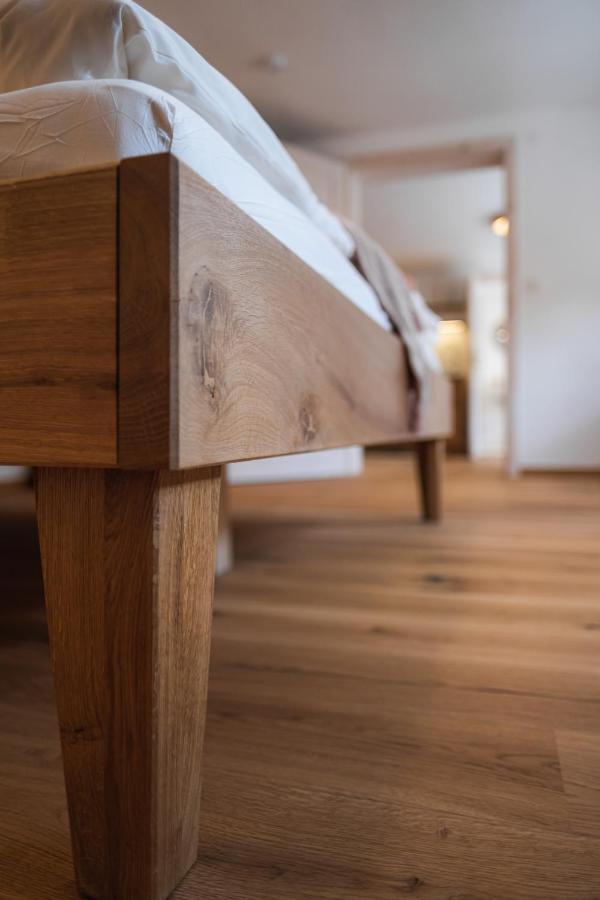 Gehobenes Ambiente In Historischer Wohnung Walting Luaran gambar