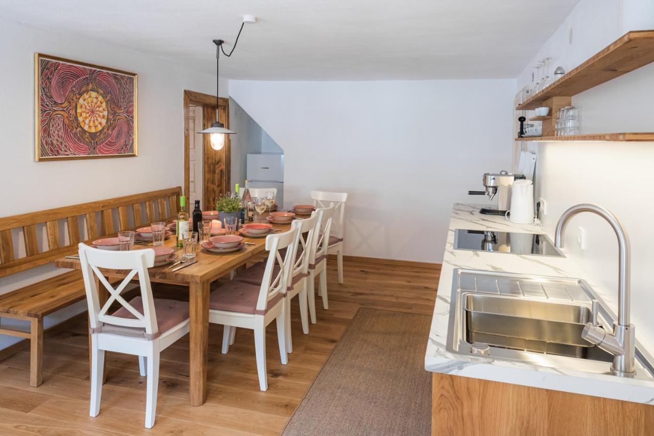 Gehobenes Ambiente In Historischer Wohnung Walting Luaran gambar
