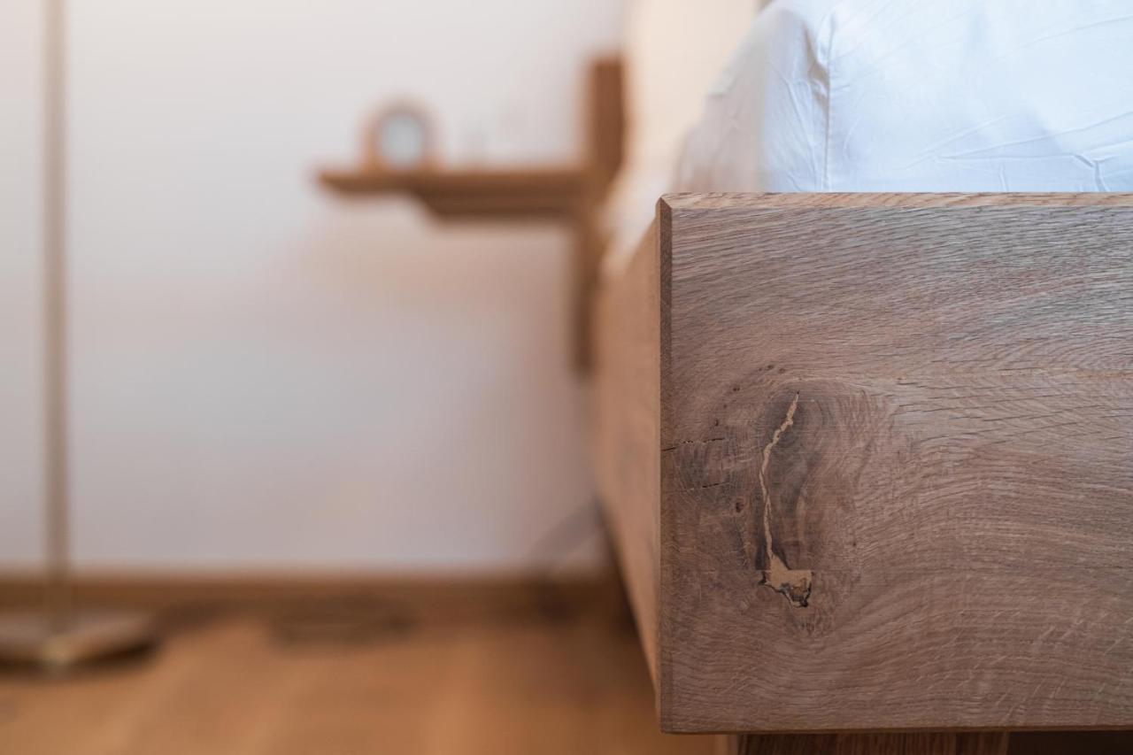 Gehobenes Ambiente In Historischer Wohnung Walting Luaran gambar